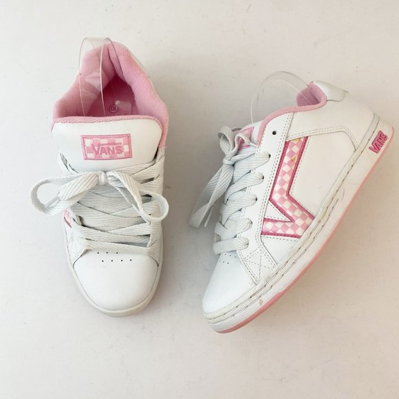 Vans Shoes - Vans Upland Y2K 90s 2000s Vintage Shoes Sneakers Baby Pink